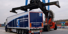 Schubbodenauflieger_Containerterminal_Salzburg